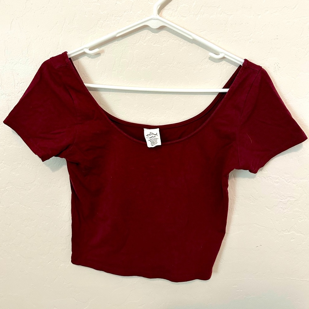Short Sleeve Fitted Crop Top